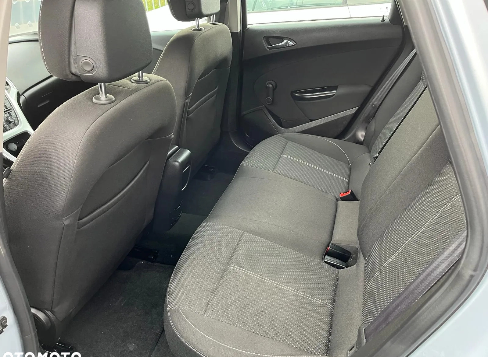 Opel Astra cena 37900 przebieg: 210000, rok produkcji 2013 z Dobre Miasto małe 154